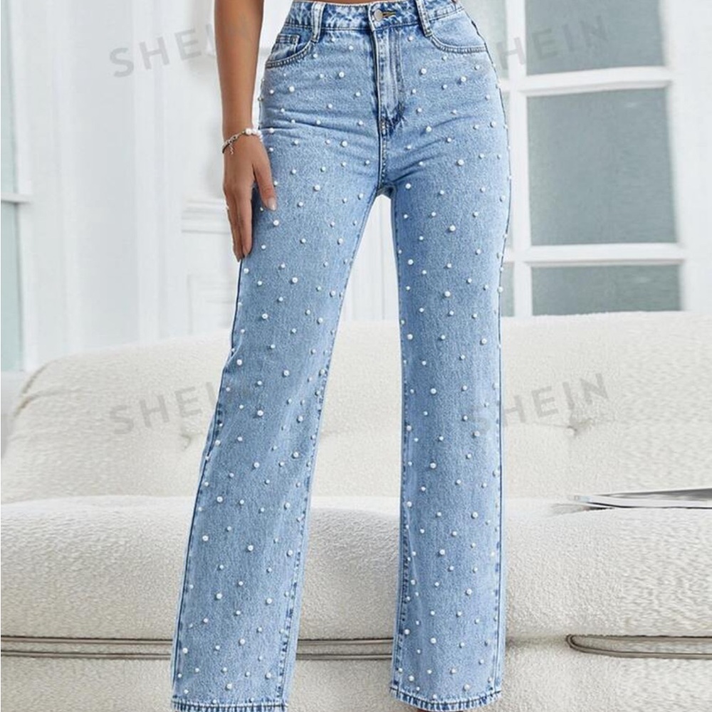 Denim Pearl Mom Jeans - Size Medium - Fits like a 6